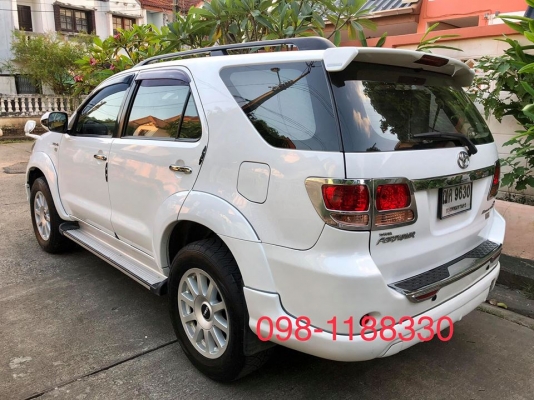 09 โตโยต้า ฟอจูนเนอร์ 3.0 V 4WD TRD ไมล์ 17x,xxx กม. เกียร์ออโต้ Option