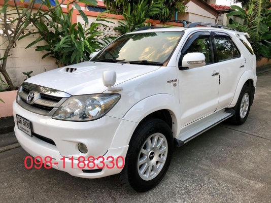 09 โตโยต้า ฟอจูนเนอร์ 3.0 V 4WD TRD ไมล์ 17x,xxx กม. เกียร์ออโต้ Option 09 โตโยต้า ฟอจูนเนอร์ 3.0 V 4WD TRD ไมล์ 17x,xxx กม. เกียร์ออโต้ Option