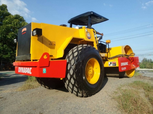 รถบดสั่นเสทือน 10ตัน 2เปลือก2เพลา DynapacCA251เล่มทะเบียน พร้อมใช้งาน รถบดสั่นเสทือน 10ตัน 2เปลือก2เพลา DynapacCA251เล่มทะเบียน พร้อมใช้งาน