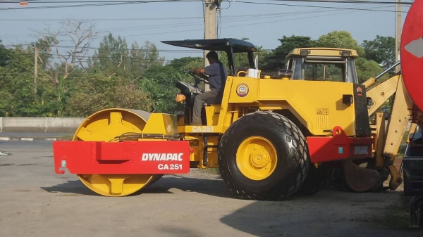 รถบดสั่นเสทือน 10ตัน 2เปลือก2เพลา DynapacCA251เล่มทะเบียน พร้อมใช้งาน รถบดสั่นเสทือน 10ตัน 2เปลือก2เพลา DynapacCA251เล่มทะเบียน พร้อมใช้งาน