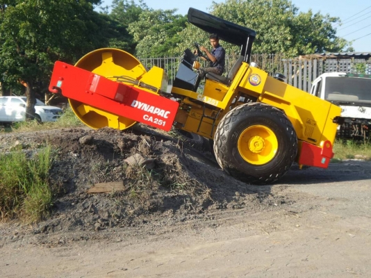 รถบดสั่นเสทือน 10ตัน 2เปลือก2เพลา DynapacCA251เล่มทะเบียน พร้อมใช้งาน รถบดสั่นเสทือน 10ตัน 2เปลือก2เพลา DynapacCA251เล่มทะเบียน พร้อมใช้งาน