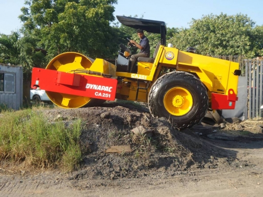 รถบดสั่นเสทือน 10ตัน 2เปลือก2เพลา DynapacCA251เล่มทะเบียน พร้อมใช้งาน รถบดสั่นเสทือน 10ตัน 2เปลือก2เพลา DynapacCA251เล่มทะเบียน พร้อมใช้งาน