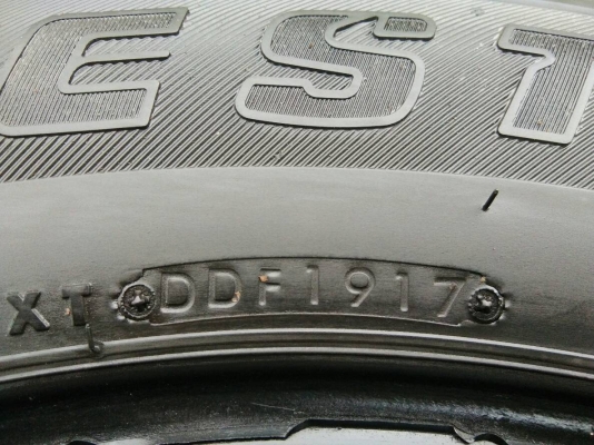 ขายยาง 265/60R18 บริดจสโตน ปี17 ดอกยางสวยคุุ้มๆ ชุดละ 4500 บาท ขายยาง 265/60R18 บริดจสโตน ปี17 ดอกยางสวยคุุ้มๆ ชุดละ 4500 บาท