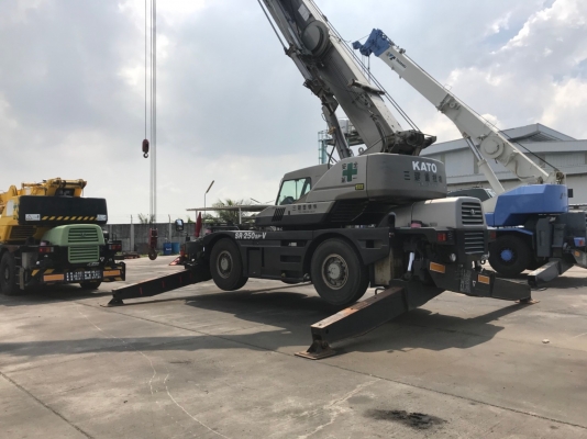 ขายเครน KATO KR-25H-V3 นำเข้าจากญี่ปุ่น ขายเครน KATO KR-25H-V3 นำเข้าจากญี่ปุ่น
