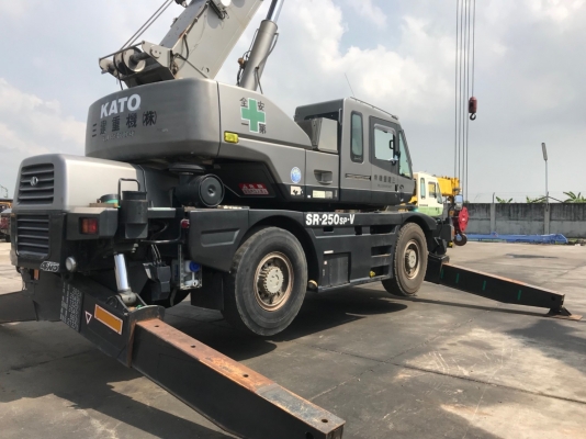 ขายเครน KATO KR-25H-V3 นำเข้าจากญี่ปุ่น ขายเครน KATO KR-25H-V3 นำเข้าจากญี่ปุ่น