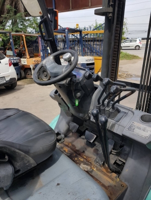 MITSUBISHI FD35 เครื่องดีเซล เกียร์ธรรมดา เสาสูง3เมตร งายาว 2.20เมตร สนใจติดต่อ 0830620223