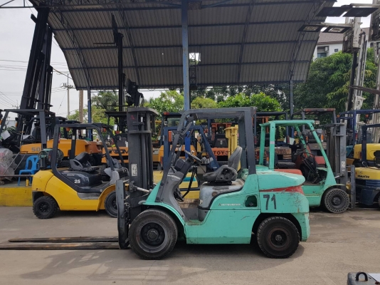 MITSUBISHI FD35 เครื่องดีเซล เกียร์ธรรมดา เสาสูง3เมตร งายาว 2.20เมตร สนใจติดต่อ 0830620223