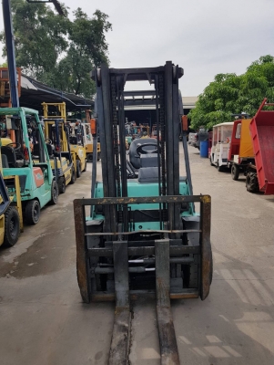 MITSUBISHI FD35 เครื่องดีเซล เกียร์ธรรมดา เสาสูง3เมตร งายาว 2.20เมตร สนใจติดต่อ 0830620223