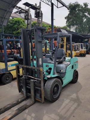 MITSUBISHI FD35 เครื่องดีเซล เกียร์ธรรมดา เสาสูง3เมตร งายาว 2.20เมตร สนใจติดต่อ 0830620223