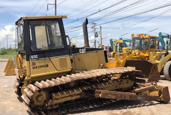 ขายรถดันดิน CAT D3C (4XX ชั่วโมง) นำเข้าเองจากญี่ปุ่น สภาพสวยพร้อมใช้ มีVDOการทำงานครับ