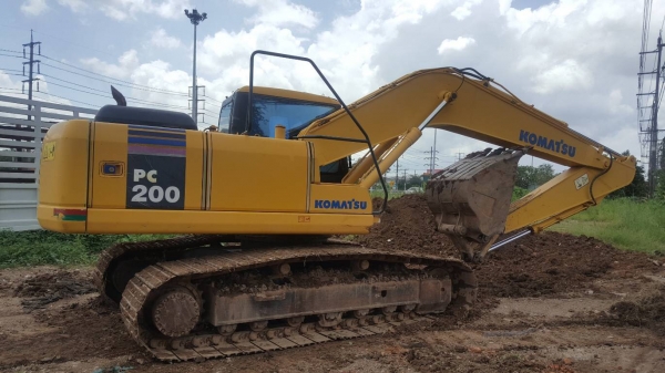 ขายด่วน!! Komatsu PC200-7 สภาพสวยมากค่ะ ขายด่วน!! Komatsu PC200-7 สภาพสวยมากค่ะ
