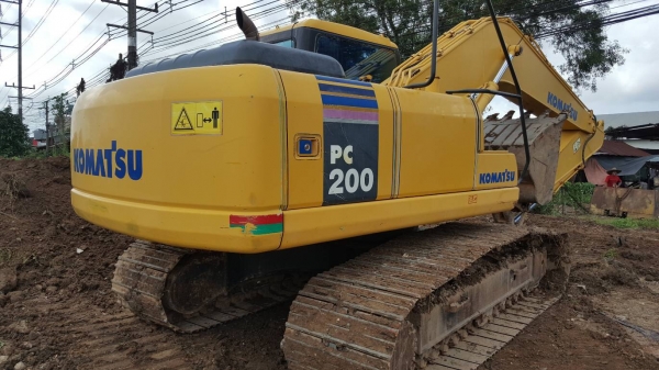 ขายด่วน!! Komatsu PC200-7 สภาพสวยมากค่ะ