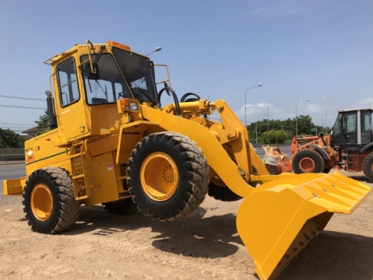 ขายรถตักล้อยาง KOMATSU WA200-1 นำเข้าเองจากญี่ปุ่น สภาพสวยพร้อมใช้ มีVDOการทำงานครับ