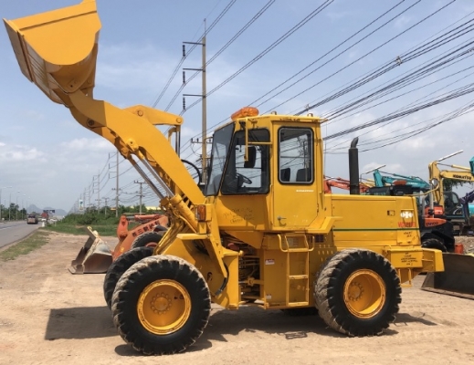 ขายรถตักล้อยาง KOMATSU WA200-1 นำเข้าเองจากญี่ปุ่น สภาพสวยพร้อมใช้ มีVDOการทำงานครับ