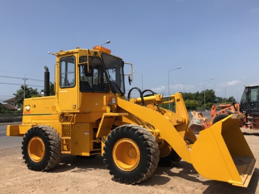 ขายรถตักล้อยาง KOMATSU WA200-1 นำเข้าเองจากญี่ปุ่น สภาพสวยพร้อมใช้ มีVDOการทำงานครับ