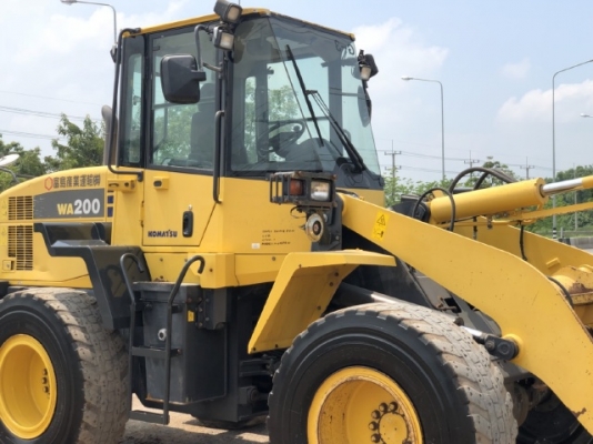 ขายรถตักล้อยาง KOMATSU WA200-6 นำเข้าเองจากญี่ปุ่น สภาพสวยพร้อมใช้ มีVDOการทำงานครับ