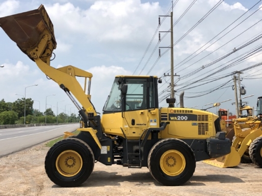 ขายรถตักล้อยาง KOMATSU WA200-6 นำเข้าเองจากญี่ปุ่น สภาพสวยพร้อมใช้ มีVDOการทำงานครับ