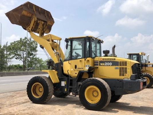 ขายรถตักล้อยาง KOMATSU WA200-6 นำเข้าเองจากญี่ปุ่น สภาพสวยพร้อมใช้ มีVDOการทำงานครับ