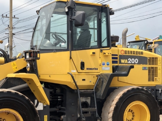 ขายรถตักล้อยาง KOMATSU WA200-6 นำเข้าเองจากญี่ปุ่น สภาพสวยพร้อมใช้ มีVDOการทำงานครับ