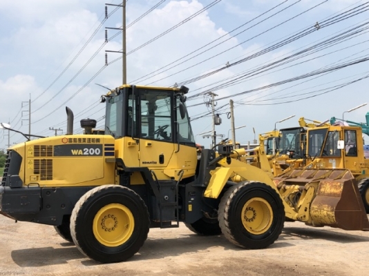 ขายรถตักล้อยาง KOMATSU WA200-6 นำเข้าเองจากญี่ปุ่น สภาพสวยพร้อมใช้ มีVDOการทำงานครับ