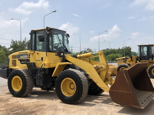 ขายรถตักล้อยาง KOMATSU WA200-6 นำเข้าเองจากญี่ปุ่น สภาพสวยพร้อมใช้ มีVDOการทำงานครับ