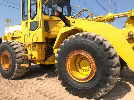 ขายรถตักล้อยาง CAT 950F มีใบมีดดัน นำเข้าเองจากญี่ปุ่น สภาพสวยพร้อมใช้ มีVDOการทำงานครับ