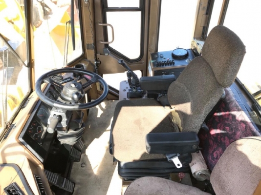 ขายรถตักล้อยาง CAT 950F มีใบมีดดัน นำเข้าเองจากญี่ปุ่น สภาพสวยพร้อมใช้ มีVDOการทำงานครับ