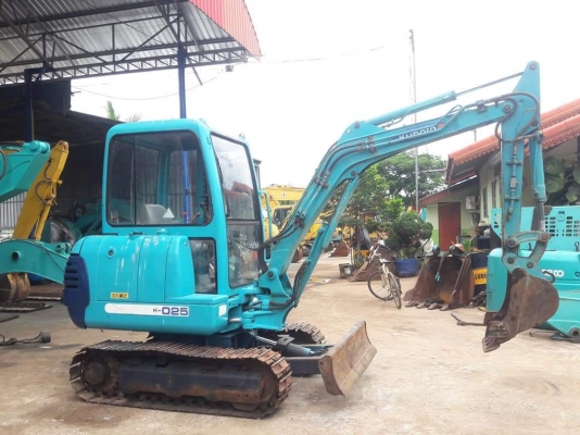 ขายจ้า..KUBOTA K025  เก่านอกแท้  สภาพสวย  มีลายแย๊ก พร้อมใช้..ลองระบบกันได้ทุกวัน  โทร 089-3818694  จ๊อย