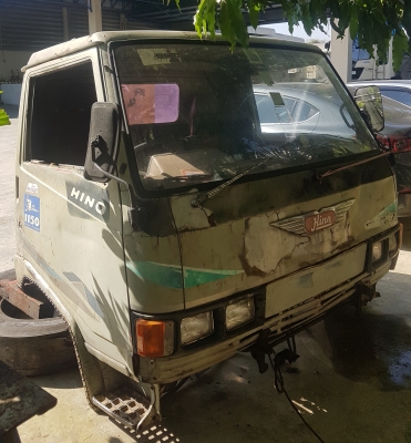 หัวเก๋ง 6 ล้อ HINO KM 779  ขายตามสภาพ ติดต่อ081-8382754
