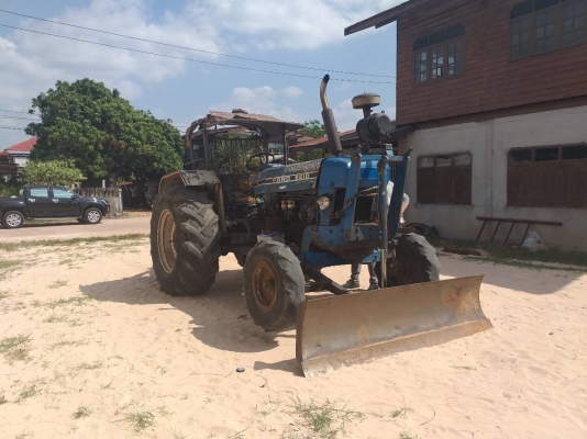 ขาย 235,000 รถไถ FORD 6610 เสื้อลาย เอกสารเล่มทะเบียน อุปกรณ์ครบ ใบดัน ผาน 6 เครื่องดี เกียร์ดี ยางดีพอใช้ รถพร้อมใช้งาน รถอยู่ มหาสารคาม 090-772-3710 090-772-3708