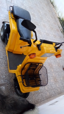 ขายรถป๊อป Honda Gyro Up ขนาด50cc. สีเหลือง ขายรถป๊อป Honda Gyro Up ขนาด50cc. สีเหลือง