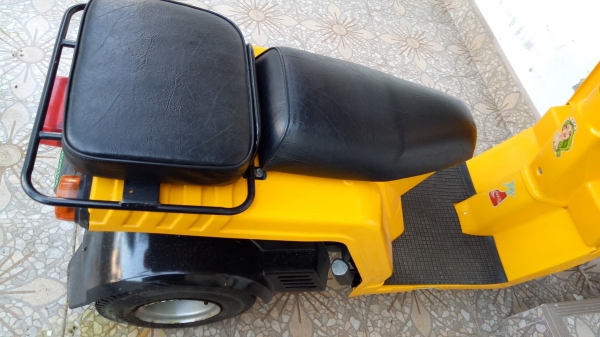 ขายรถป๊อป Honda Gyro Up ขนาด50cc. สีเหลือง ขายรถป๊อป Honda Gyro Up ขนาด50cc. สีเหลือง