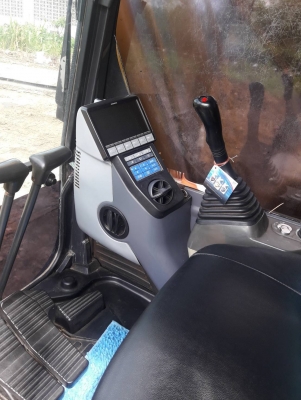 ขาย 1,350,000   KOMATSU pc 200-8  N1 ไฟฟ้าครบ  เครื่องดี ปั๊มดี เอวแน่น ช่วงล่างเต็ม รถสวยพร้อมใช้ เอกสารเล่มทะเบียน รถอยู่ โคราช 064-191-1112