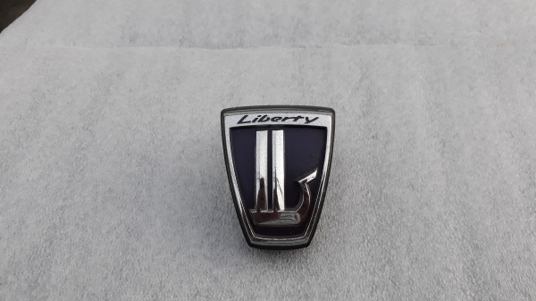 โลโก้ Liberty ติดกระจังหน้ารถ ตัวนอกจากญี่ปุ่น