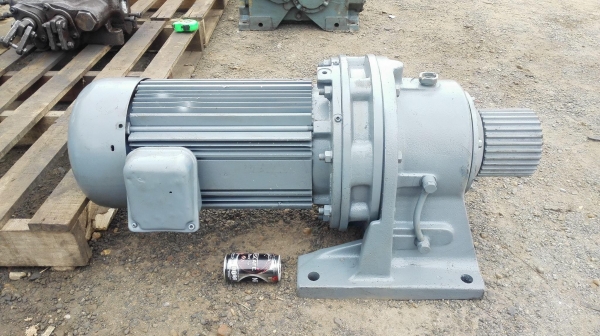มอเตอร์เกียร์ญี่ปุ่น SUMITOMO JAPAN ขนาด 15 HP ทด 1:21 (70rpm) 380V สภาพสวยวิ่งนิ่มพร้อมใช้งาน มอเตอร์เกียร์ญี่ปุ่น SUMITOMO JAPAN ขนาด 15 HP ทด 1:21 (70rpm) 380V สภาพสวยวิ่งนิ่มพร้อมใช้งาน