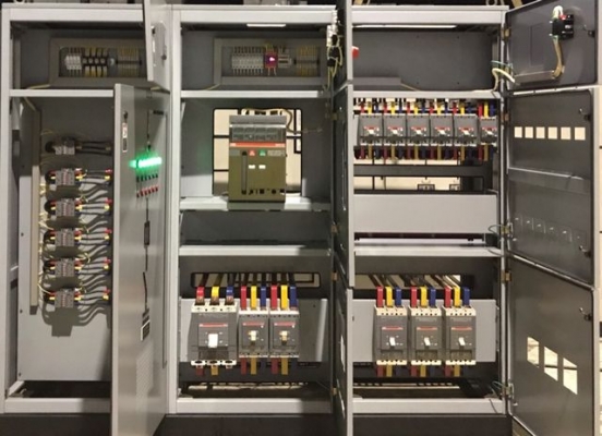 ขายตู้ Mdb Main air circuit Abb 1600A พร้อม breaker ย่อย 12 ตัว cap bank Abb 50kvar x 6step Pipat 0982641749