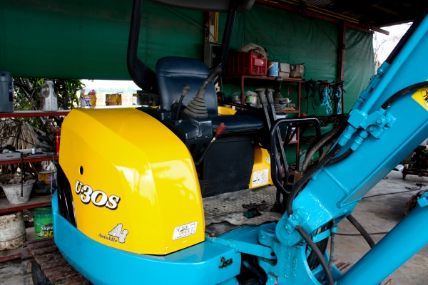 ขายรถแม็กโคร 086-324-1992 086-775-7900