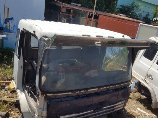 ขายเหมา40000 เอาไปปั้นต่อขาดประตู2 บานโทร0643130366