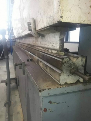 ขายเครื่องพับ8ฟุตกับตัด8ฟุตตัดได้6มิลขายคู่คับ