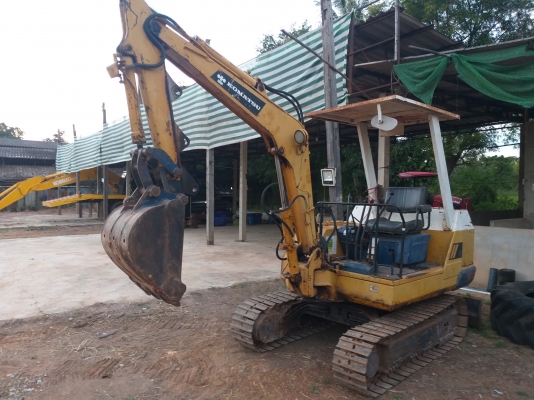 ขายด่วน KOMATSU PC20-3 สภาพพร้อมลุยงาน เครื่องปั้มดีเยี่ยม แรงเร็วไม่มีโหลด สนใจสอบถาม 093 0764943 คุณ ตั้ม