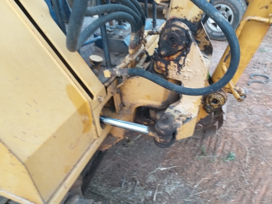 ขายด่วน KOMATSU PC20-3 สภาพพร้อมลุยงาน เครื่องปั้มดีเยี่ยม แรงเร็วไม่มีโหลด สนใจสอบถาม 093 0764943 คุณ ตั้ม