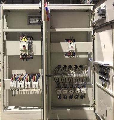 ขายตู้ Mdb Main breaker Mitsubishi 630A พร้อม breaker ย่อย 4 ตัว cap bank Abb 25kvar x 5step Pipat 0982641749