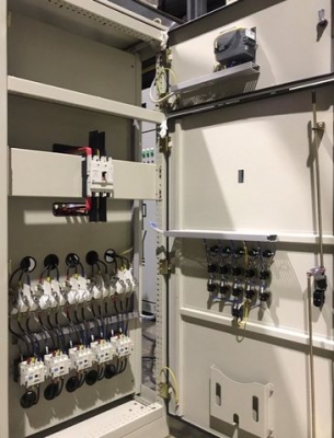 ขายตู้ Mdb Main breaker Mitsubishi 630A พร้อม breaker ย่อย 4 ตัว cap bank Abb 25kvar x 5step Pipat 0982641749