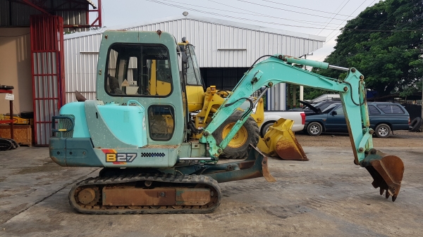 รถขุดยันม่าร์B27-2เก่าญี่ปุ่น