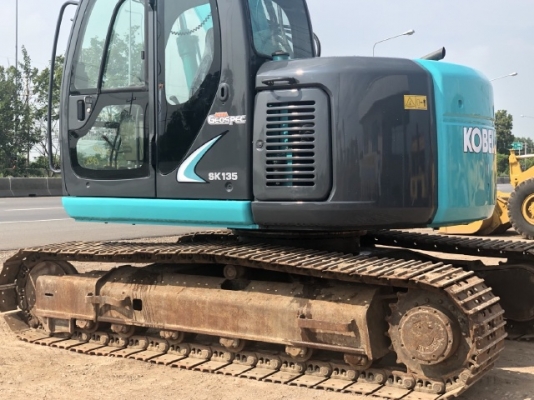 ขายรถขุด KOBELCO SK135SR มีลายหัวกระแทก นำเข้าเองจากญี่ปุ่น สภาพสวยพร้อมใช้ มีVDOการทำงานครับ