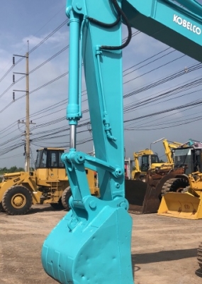 ขายรถขุด KOBELCO SK135SR มีลายหัวกระแทก นำเข้าเองจากญี่ปุ่น สภาพสวยพร้อมใช้ มีVDOการทำงานครับ