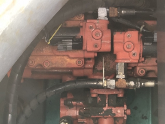 ขายรถขุด KOBELCO SK135SR YY01 ปี 2001 นำเข้าเองจากญี่ปุ่น สภาพสวยพร้อมใช้ มีVDOการทำงานครับ