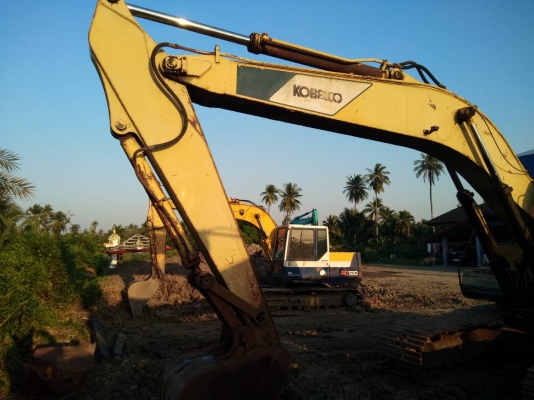 ขายด่วน แม็คโคร KOBELCO SK200 MART III ไฟฟ้าครบ สภาพพร้อมใช้งาน เครื่องปั้มดีเยี่ยม เอกสารสัญญาซื้อขาย สนใจสอบถาม 093 0764943  คุณ ตั้ม