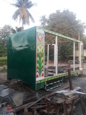 ขายกระบะรถ 6 ล้อ กว้าง2.19ม.  สูง 2.16ม. คลัทซีกระบะ 75ซม.