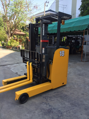 Forklifts Komatsu ไฟฟ้ายืนขับ1.8ตัน สไลด์ชิฟ รุ่นใหม่มือ2 สภาพพร้อมใช้ ใช้งานน้อย4750ชั่วโมง รถพึ่งเข้าจากญี่ปุ่นใช้งานน้อย